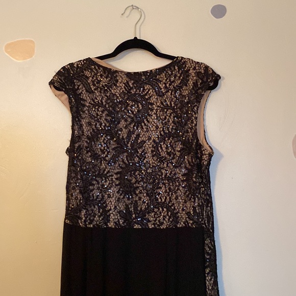 Macys Evening Gown size 16 - Picture 3 of 5